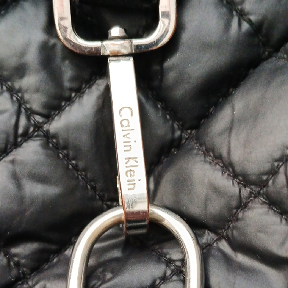 Quilted Black Shoulder Bag - Picture 2 of 5